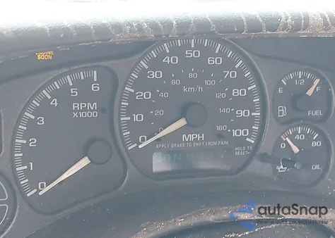 2002 Chevrolet Silverado 1500 z USA, uszkodzony, nr VIN 1GCEC14V12E188820